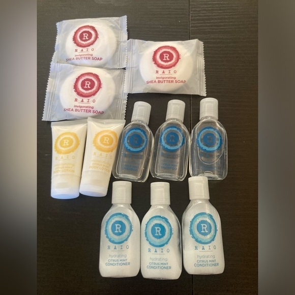 4/$25 RAIO Skincare and Haircare travel set. 3 soaps, 2 body lotion, 2 shampo0 - Picture 1 of 3